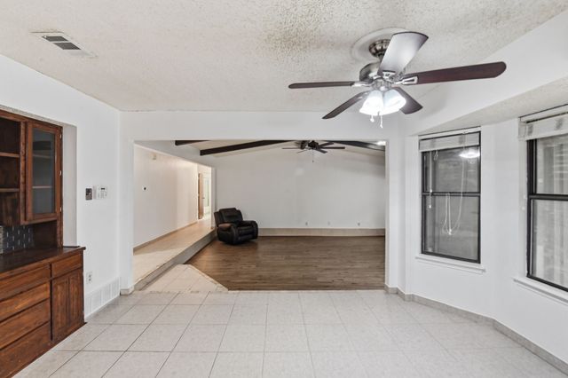 3021 Mossy Oak Lane, Bedford, TX 76021