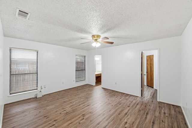 3021 Mossy Oak Lane, Bedford, TX 76021