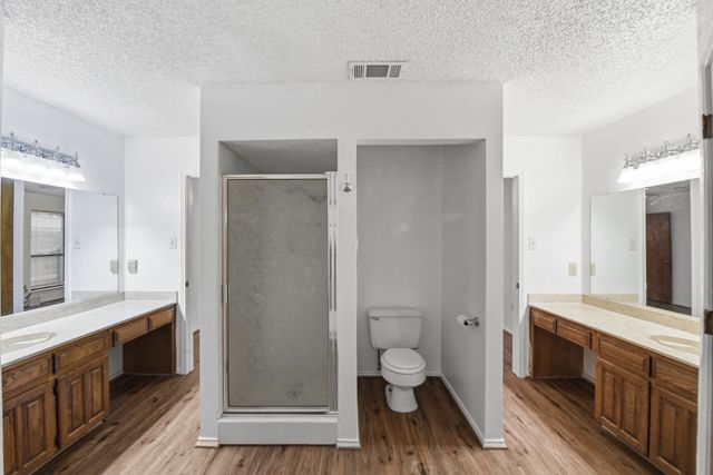 3021 Mossy Oak Lane, Bedford, TX 76021