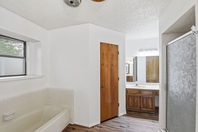 3021 Mossy Oak Lane, Bedford, TX 76021