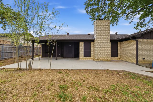 3021 Mossy Oak Lane, Bedford, TX 76021