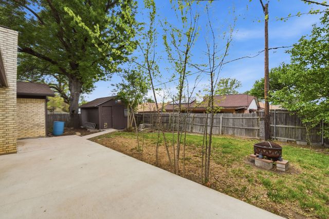 3021 Mossy Oak Lane, Bedford, TX 76021