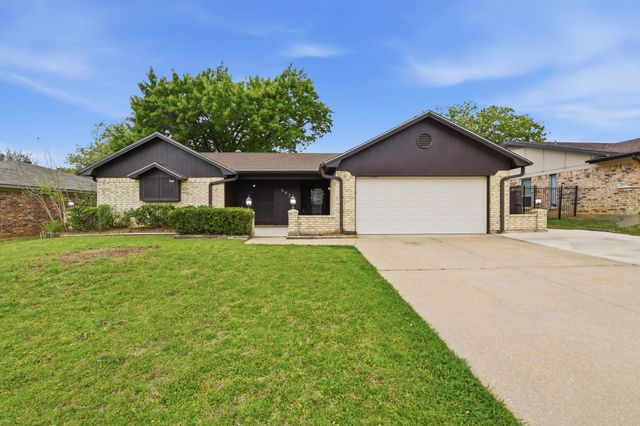 3021 Mossy Oak Lane, Bedford, TX 76021