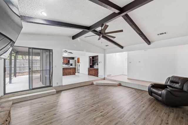 3021 Mossy Oak Lane, Bedford, TX 76021