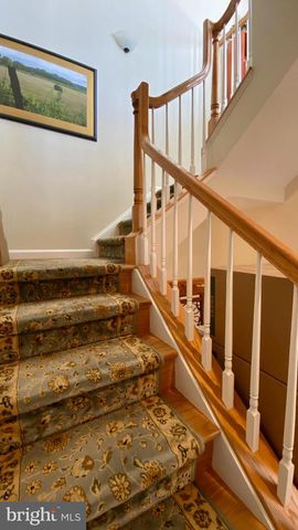 7449 CARRIAGE HILLS DR, Mclean, VA 22102