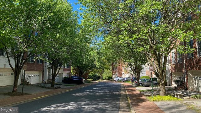 7449 CARRIAGE HILLS DR, Mclean, VA 22102