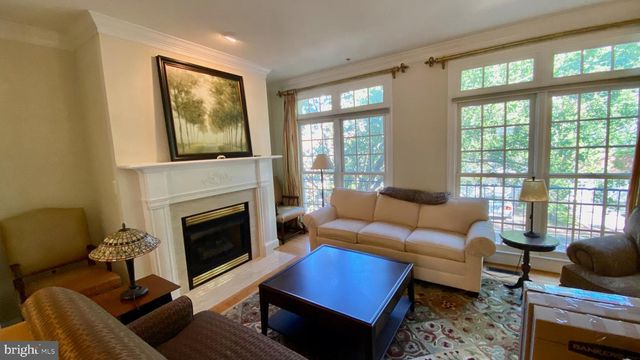 7449 CARRIAGE HILLS DR, Mclean, VA 22102