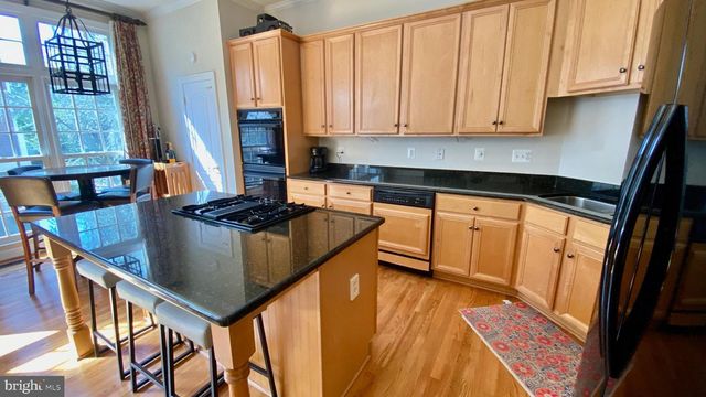 7449 CARRIAGE HILLS DR, Mclean, VA 22102