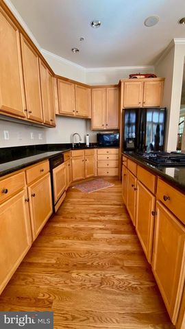 7449 CARRIAGE HILLS DR, Mclean, VA 22102
