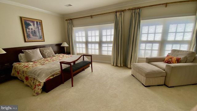 7449 CARRIAGE HILLS DR, Mclean, VA 22102
