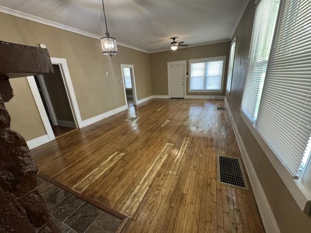 1570 E MCLEMORE AVE, Memphis, TN 38106