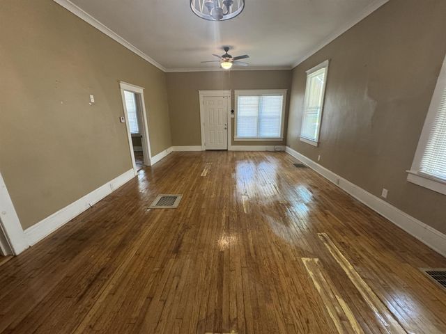 1570 E MCLEMORE AVE, Memphis, TN 38106