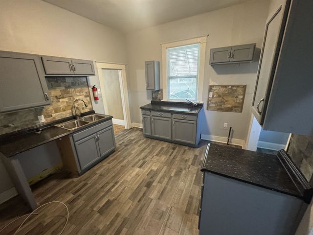 1570 E MCLEMORE AVE, Memphis, TN 38106