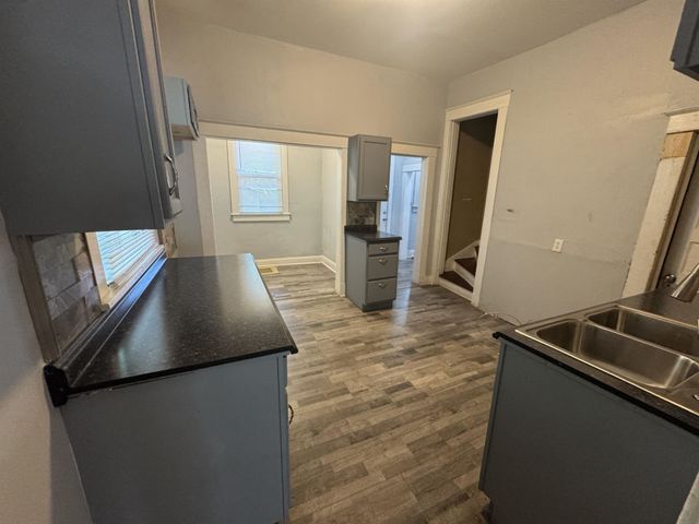 1570 E MCLEMORE AVE, Memphis, TN 38106