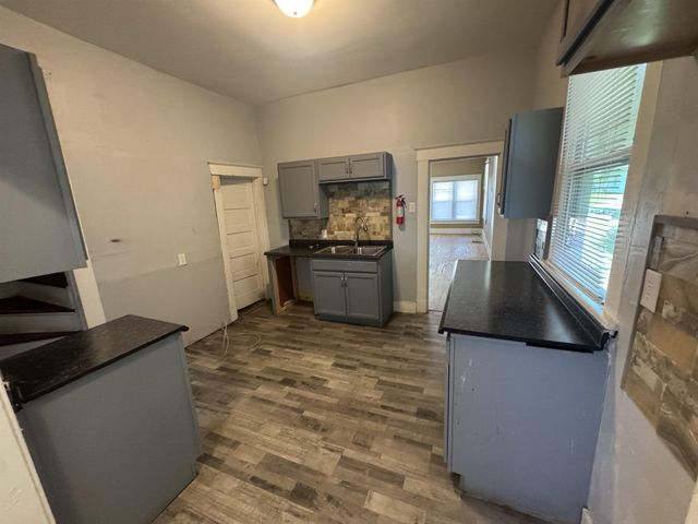 1570 E MCLEMORE AVE, Memphis, TN 38106