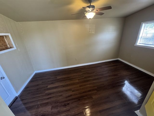 1570 E MCLEMORE AVE, Memphis, TN 38106