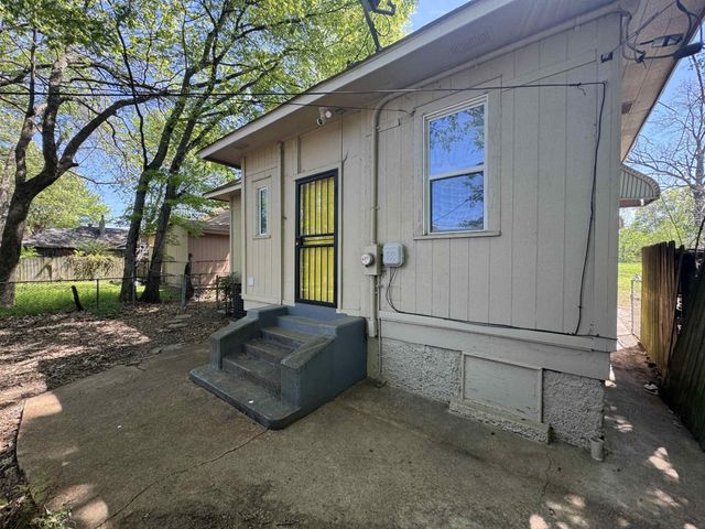 1570 E MCLEMORE AVE, Memphis, TN 38106