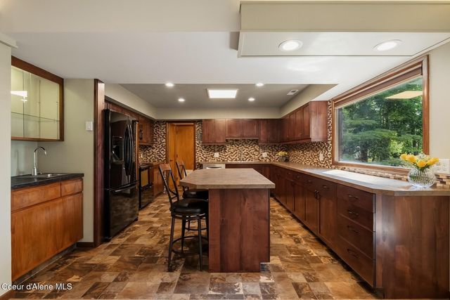 1023 N Crestline Dr, Coeur D'alene, ID 83814