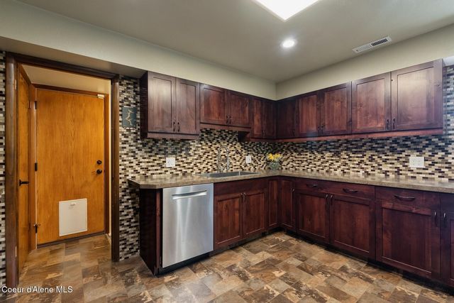 1023 N Crestline Dr, Coeur D'alene, ID 83814