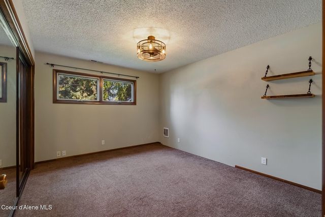 1023 N Crestline Dr, Coeur D'alene, ID 83814