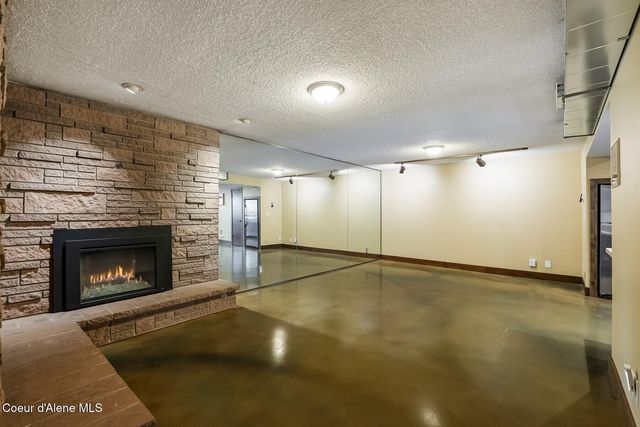 1023 N Crestline Dr, Coeur D'alene, ID 83814