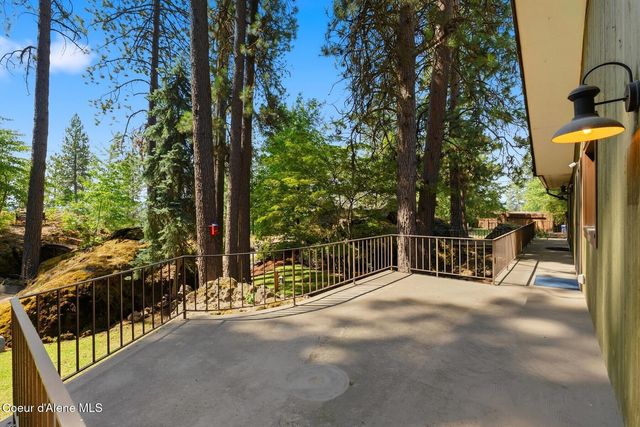 1023 N Crestline Dr, Coeur D'alene, ID 83814