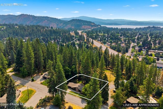 1023 N Crestline Dr, Coeur D'alene, ID 83814