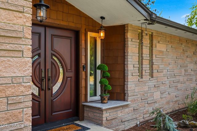1023 N Crestline Dr, Coeur D'alene, ID 83814