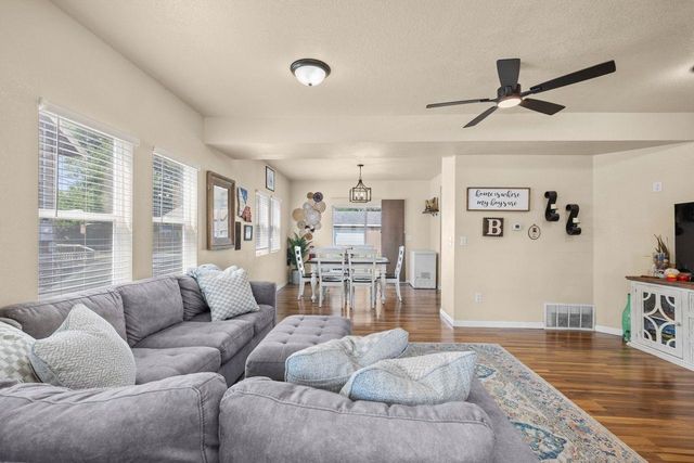 9 7th St NW, Minot, ND 58703