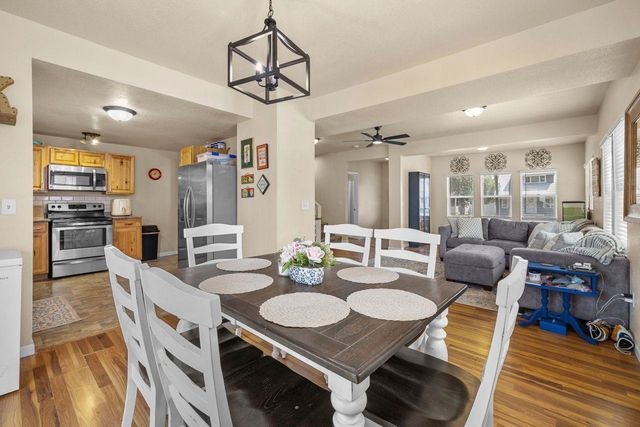 9 7th St NW, Minot, ND 58703