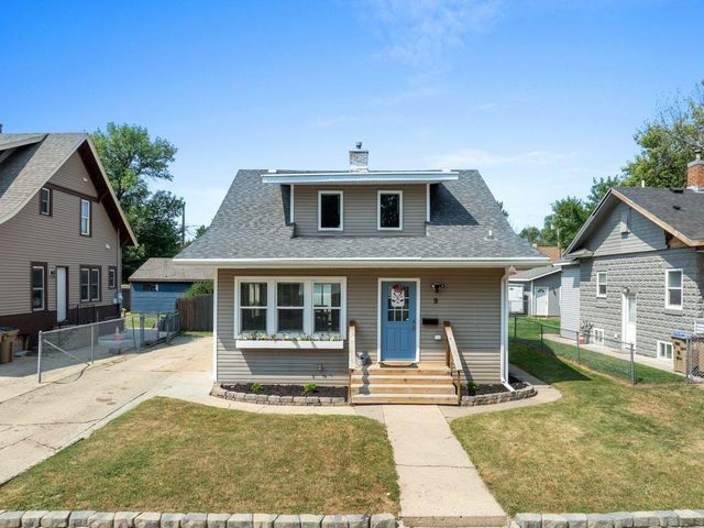 9 7th St NW, Minot, ND 58703