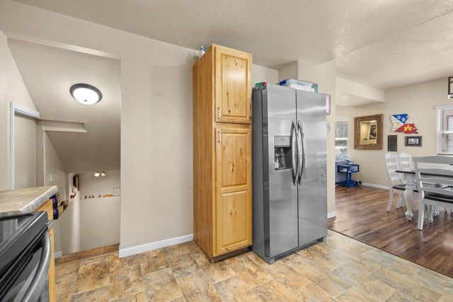 9 7th St NW, Minot, ND 58703