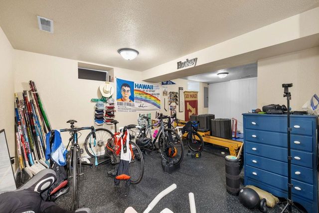 9 7th St NW, Minot, ND 58703