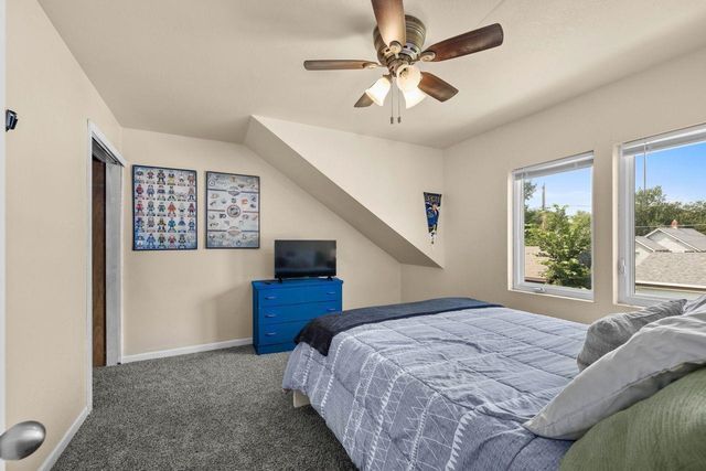 9 7th St NW, Minot, ND 58703