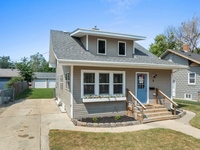 9 7th St NW, Minot, ND 58703