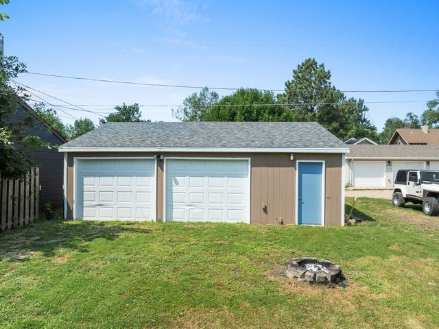 9 7th St NW, Minot, ND 58703