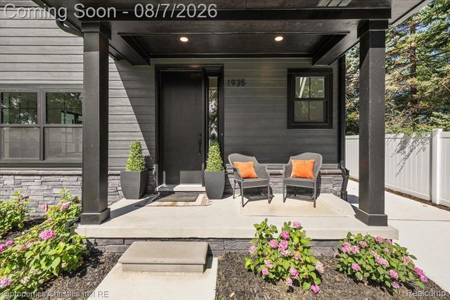 1935 Brookwood Avenue, Royal Oak, MI 48073