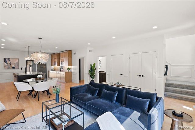 1935 Brookwood Avenue, Royal Oak, MI 48073