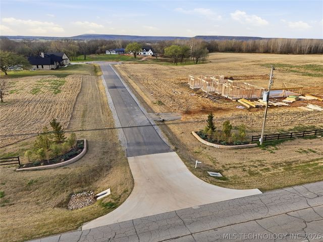 14188 S 201st East Avenue, Broken Arrow, OK 74014