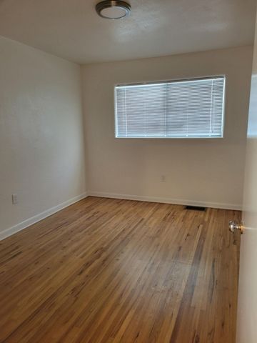 4021 Thaxton Avenue SE, Albuquerque, NM 87108