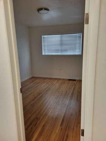 4021 Thaxton Avenue SE, Albuquerque, NM 87108