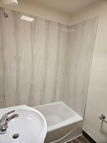 4021 Thaxton Avenue SE, Albuquerque, NM 87108