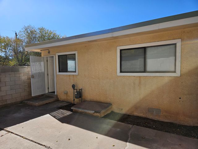 4021 Thaxton Avenue SE, Albuquerque, NM 87108