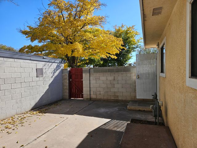 4021 Thaxton Avenue SE, Albuquerque, NM 87108