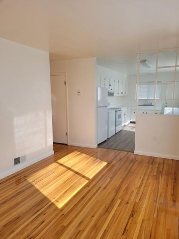 4021 Thaxton Avenue SE, Albuquerque, NM 87108