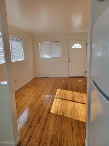 4021 Thaxton Avenue SE, Albuquerque, NM 87108