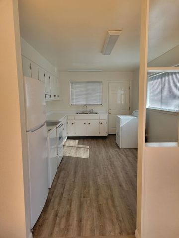 4021 Thaxton Avenue SE, Albuquerque, NM 87108