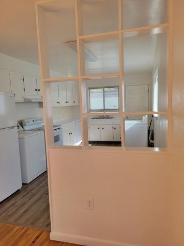 4021 Thaxton Avenue SE, Albuquerque, NM 87108
