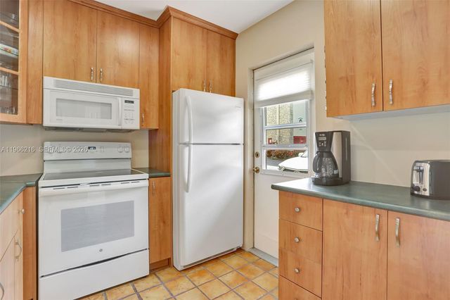 4311 NW 16th Street B103, Lauderhill, FL 33313