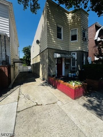 133 Pamrapo Ave, Jersey City, NJ 07305